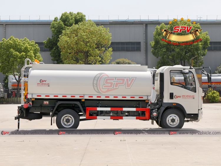 80,00 Litres Diesel Tanker Sinotruk - Right Side